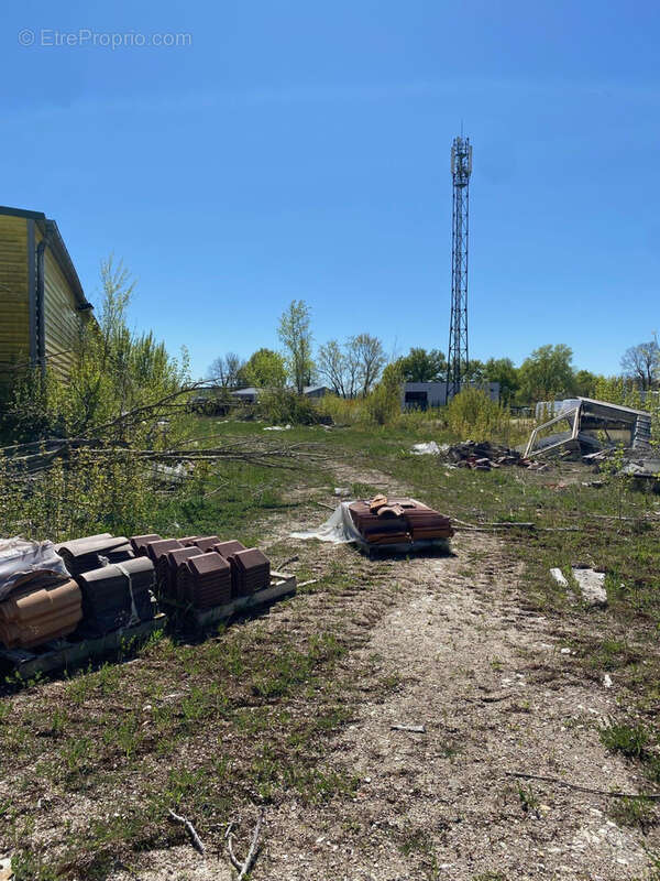 Commerce à CASSENEUIL