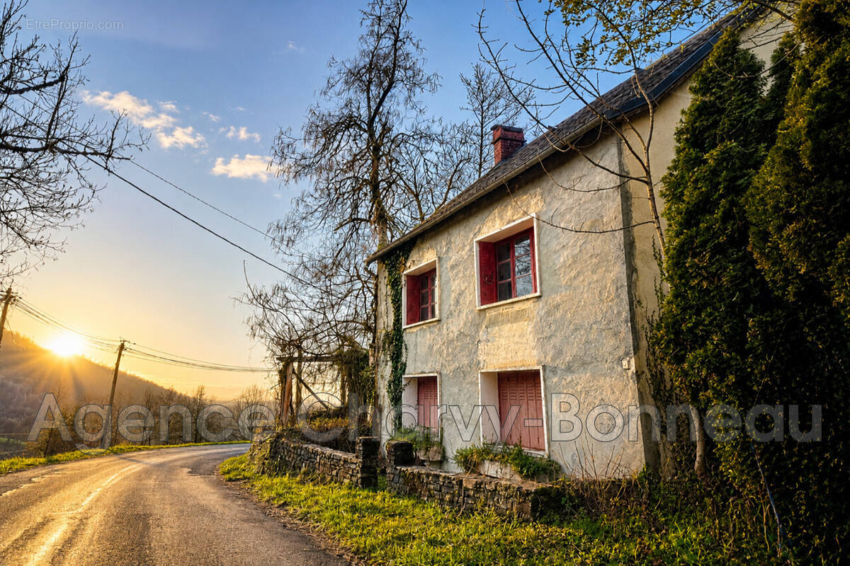 Maison à BOUSSENAC