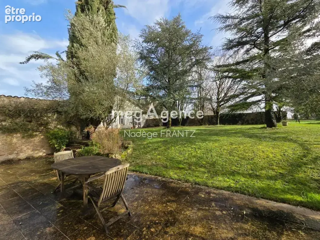 Essouvert (17400) – propriété de caractère avec deux maisons indépendantes, dépendances et terrain de 5 000 m² - photo 18