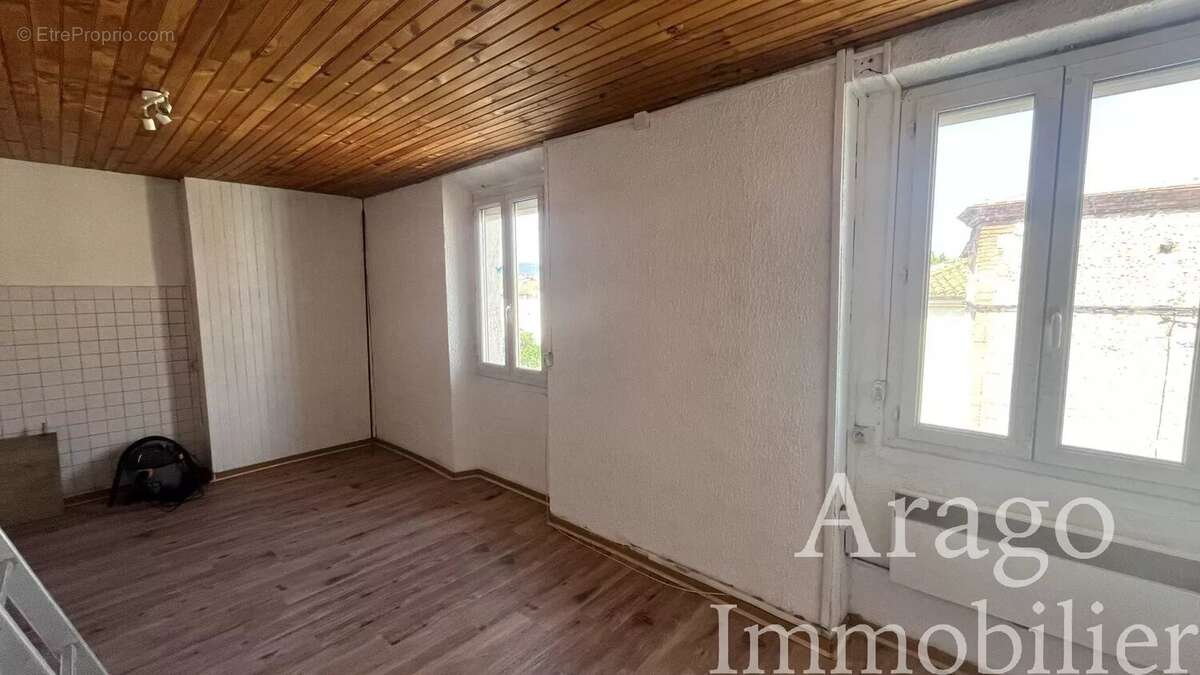Appartement à ESTAGEL
