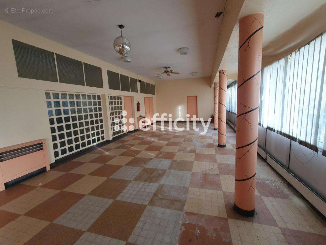 Commerce à CONDE-SUR-L&#039;ESCAUT