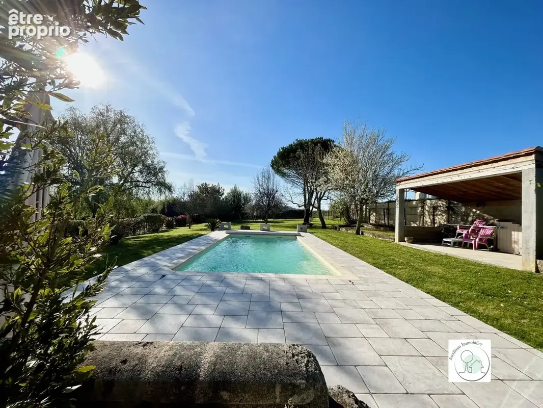 Maison 7 pièces 197 m² à vendre à Bourg (33710) - photo 2