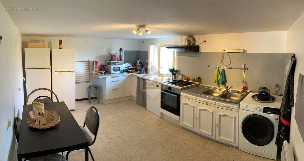 Appartement à PERNES-LES-FONTAINES