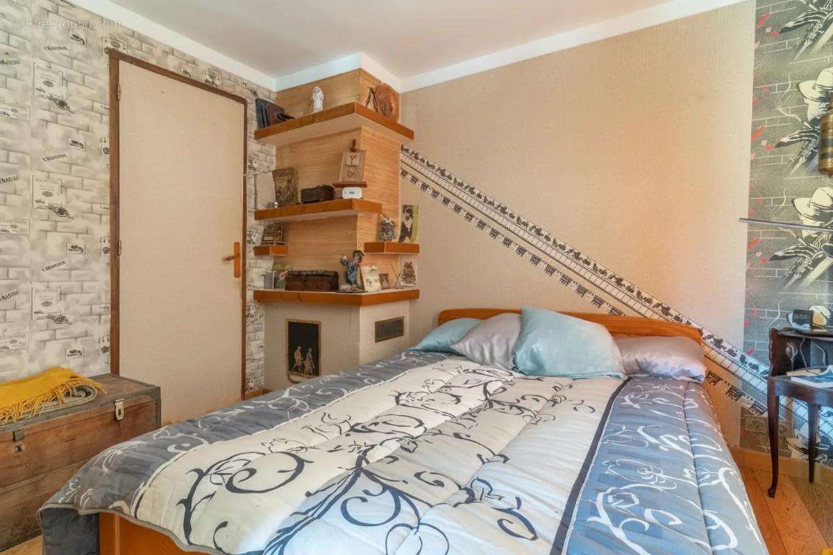 Maison historique de 127 m² - 2/3 chambres avec jardin - 95320 - photo 9