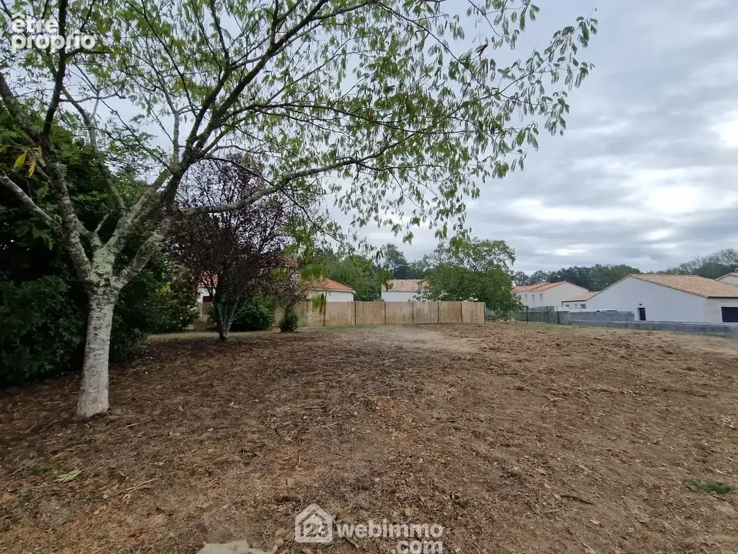 Terrain 583 m² à vendre à Beaulieu-Sous-La-Roche (85190) - photo 2