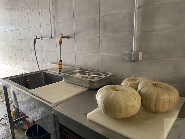 Commerce à AIX-LES-BAINS