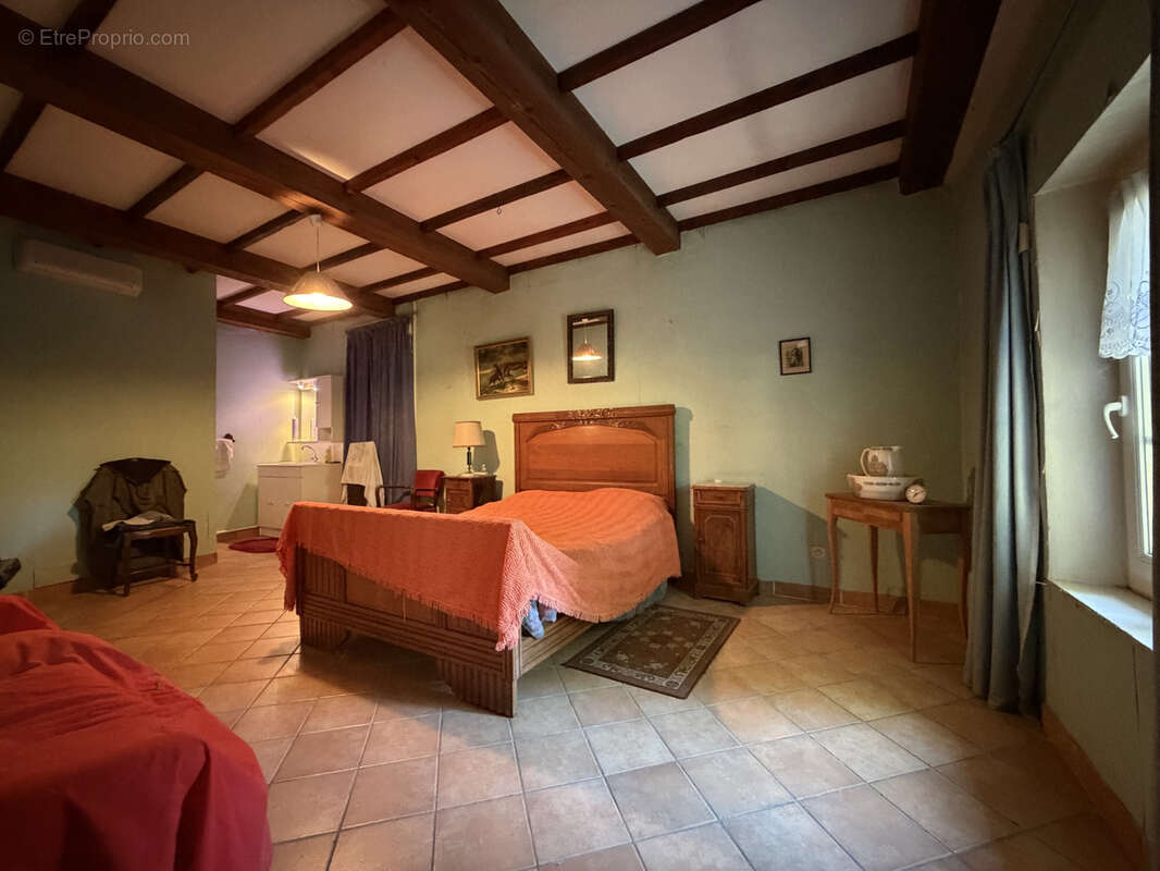Maison à CADEROUSSE