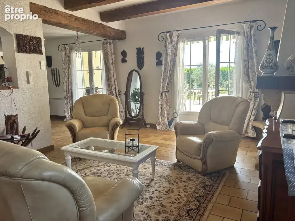 Maison de 150 m2, en campagne, 4 chambres, piscine et dépendances sur terrain de 2200 m2 - photo 6