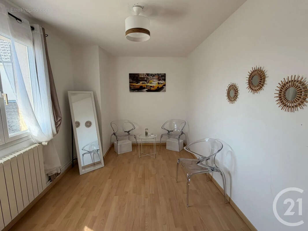 Maison 178 m² à Saint-Mesmes  - photo 11