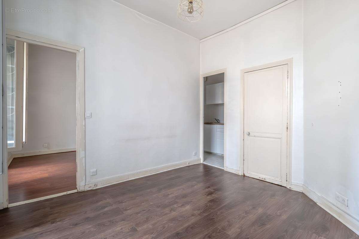 Appartement à PARIS-11E