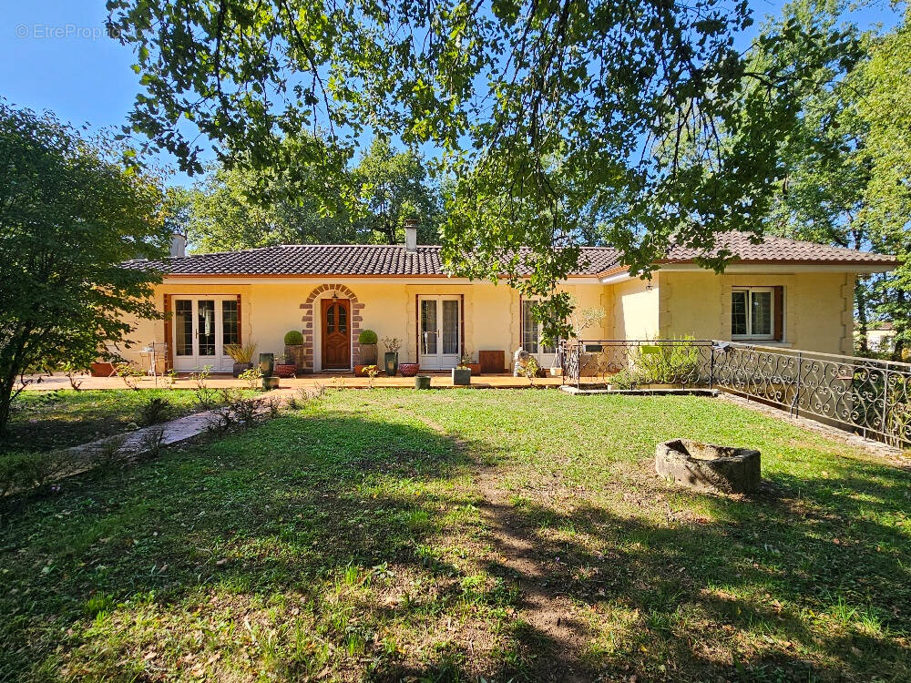 Maison à MOUTHIERS-SUR-BOEME