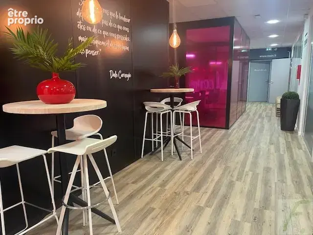 A vendre - Plateau de bureaux d'une surface de 319,04 m² - photo 6