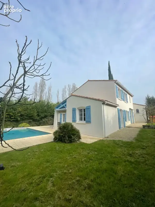Maison 7 pièces 166 m² à vendre à Niort (79000) - photo 2