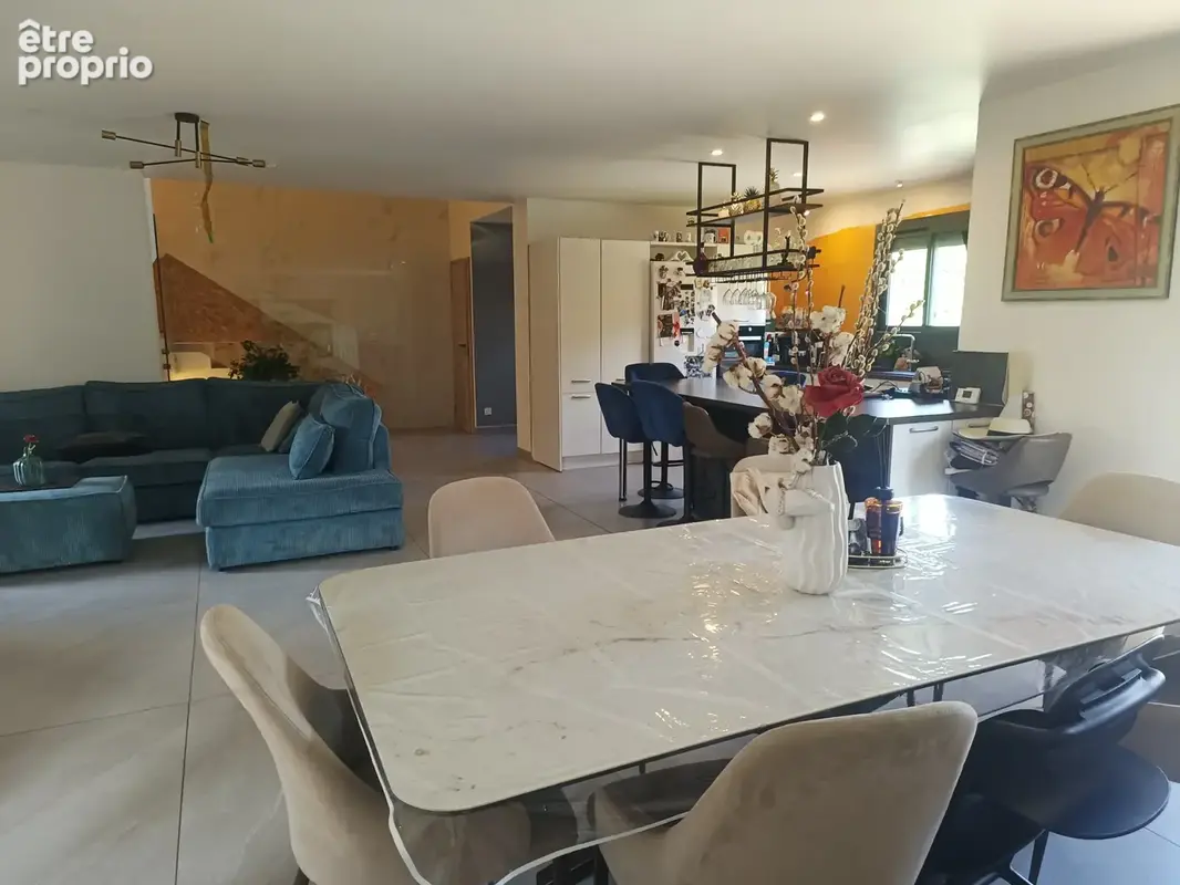 SAINT CLAIR DU RHONE - Maison sur 3 niveaux 110m2 habitables - 3 chambres - Terrain 945m2 - piscine - photo 8