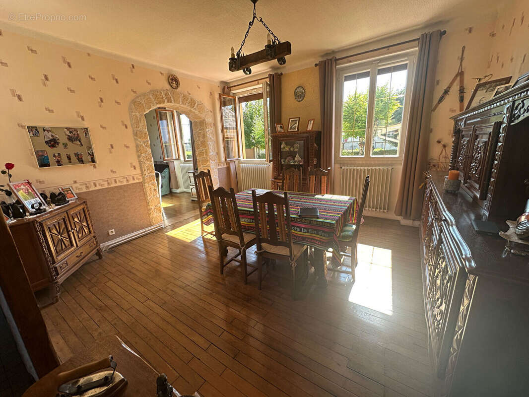 Maison à VARENNES-VAUZELLES