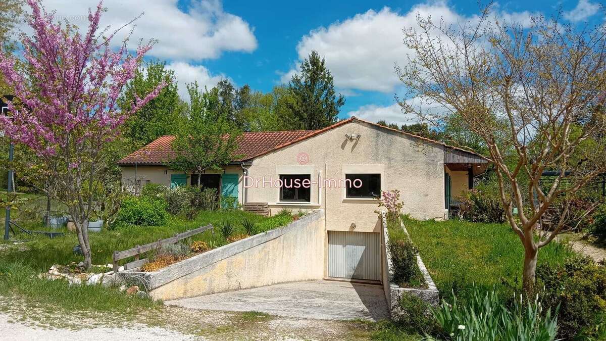 Maison 200 m² à Escamps  - photo 15