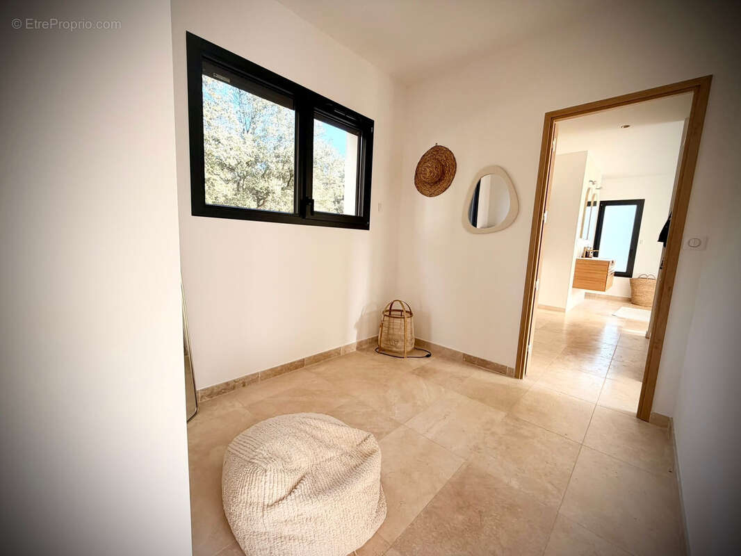 Maison à SUZE-LA-ROUSSE