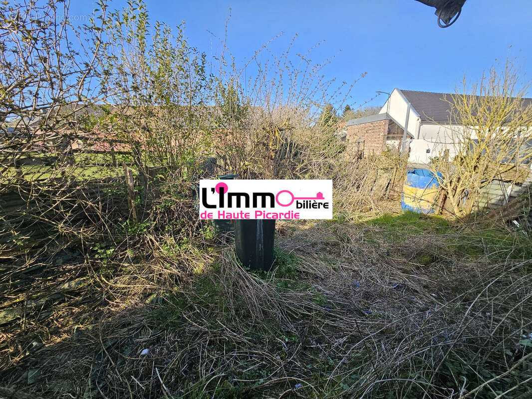 Maison à OMIECOURT
