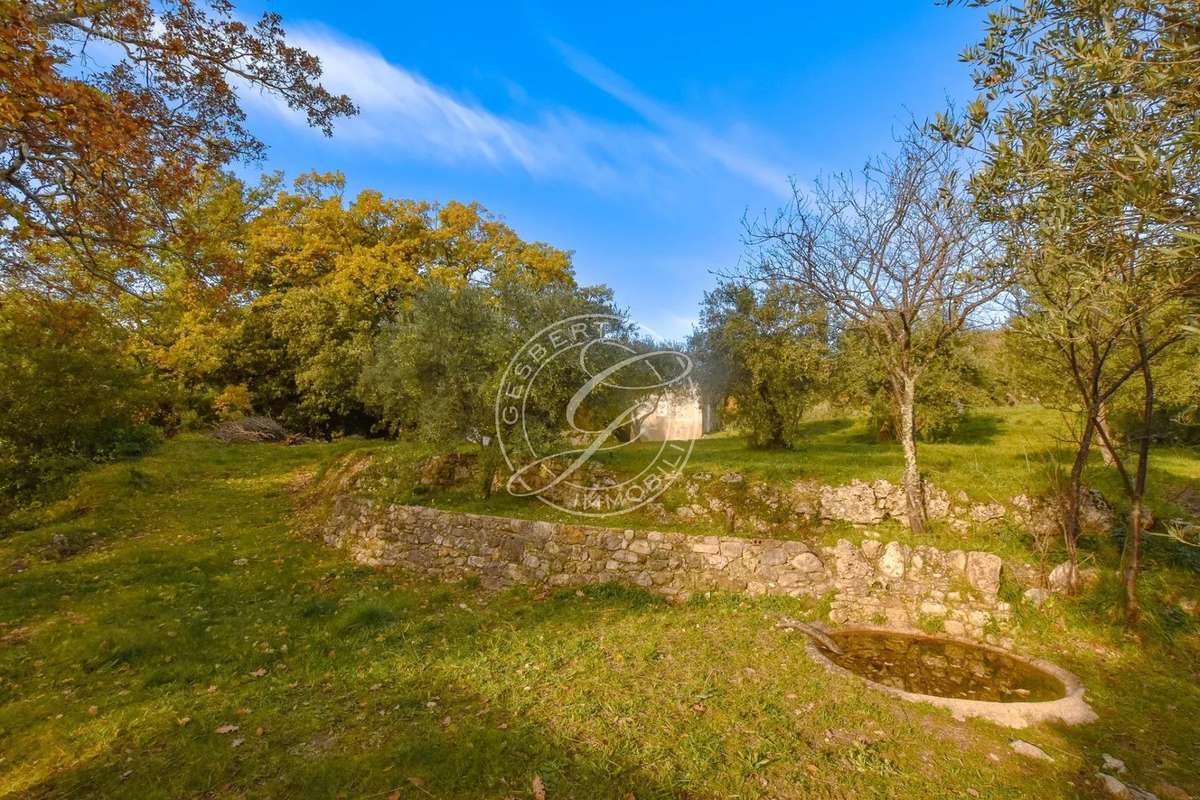 Terrain à MONTFERRAT