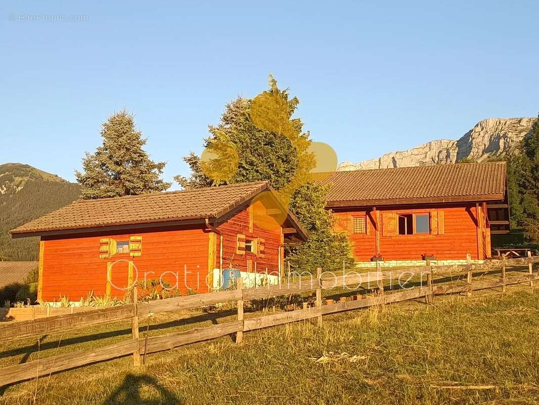 Maison à LA ROCHE-SUR-FORON