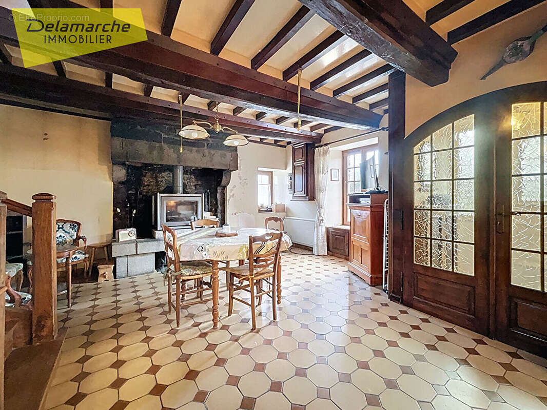 Maison à CHAMPREPUS