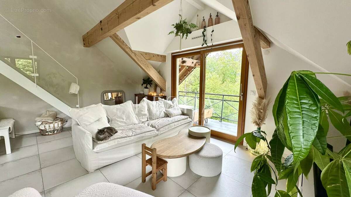 Appartement à GROISY