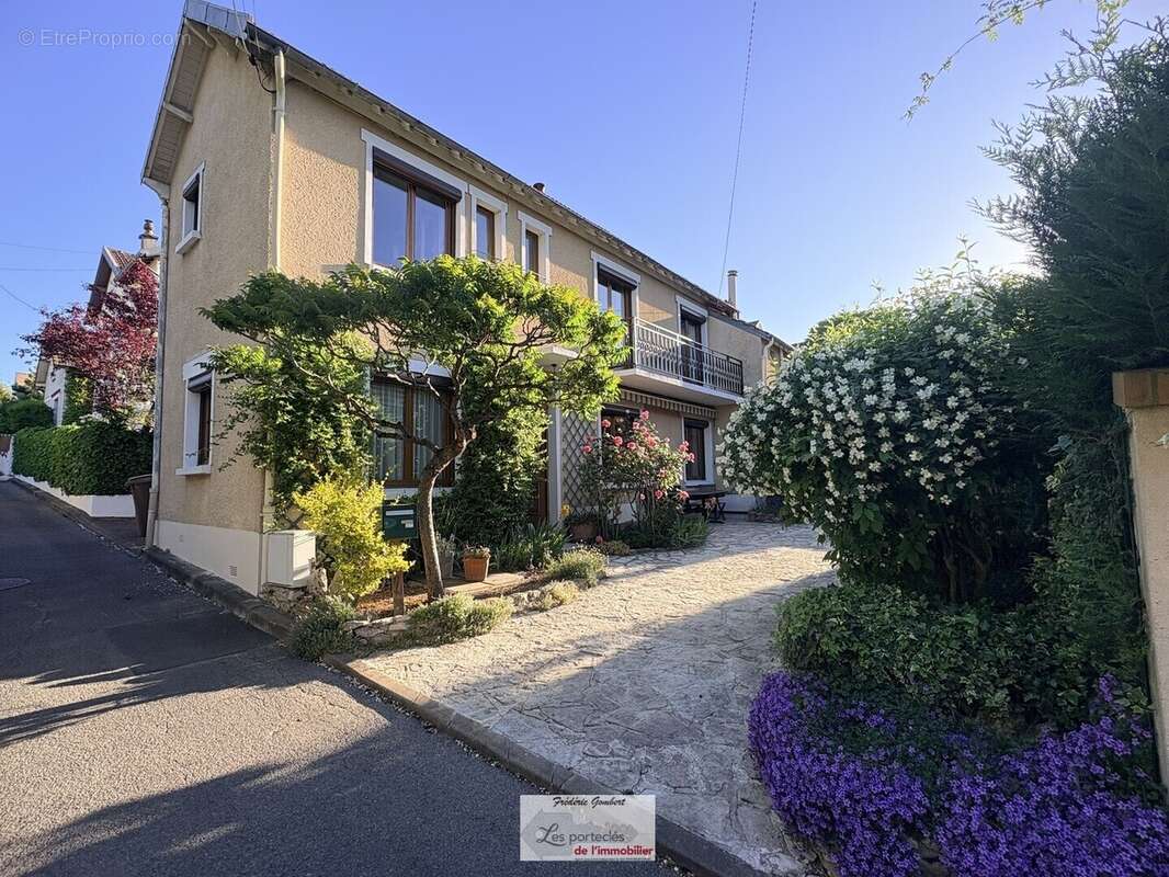 Maison à VIROFLAY