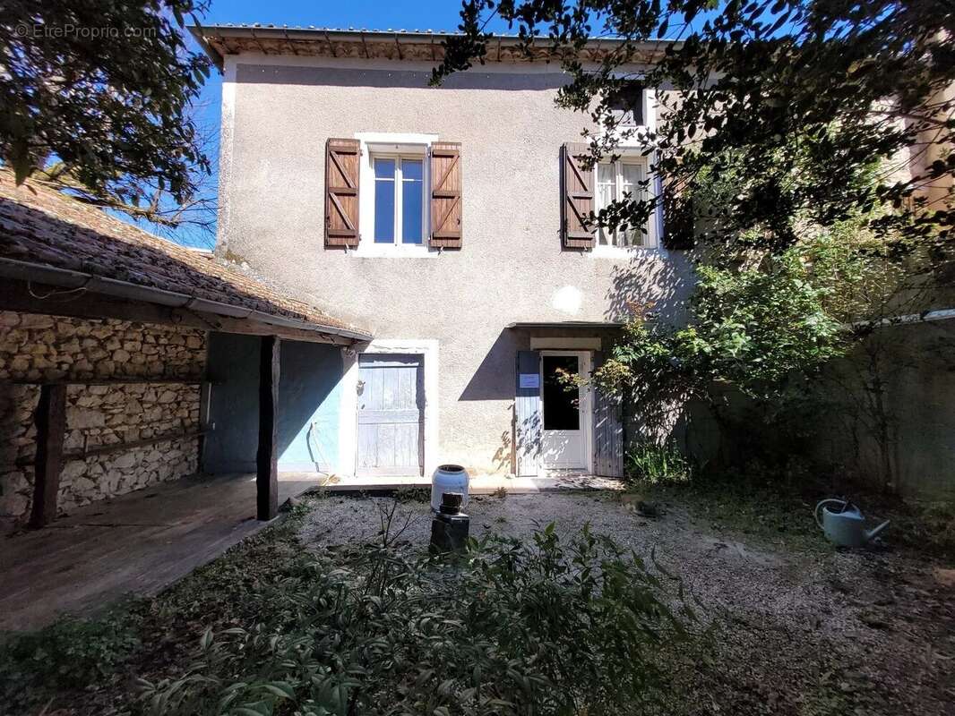 Maison à CASTELFRANC