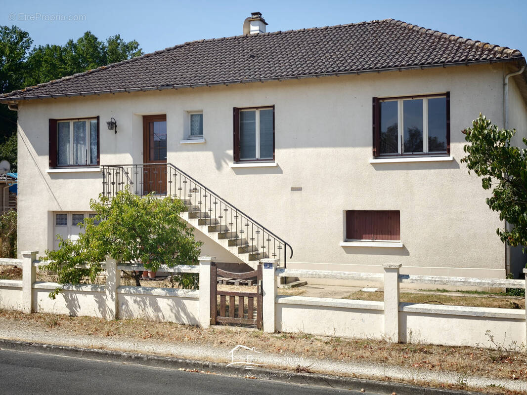 Maison à LEZAY