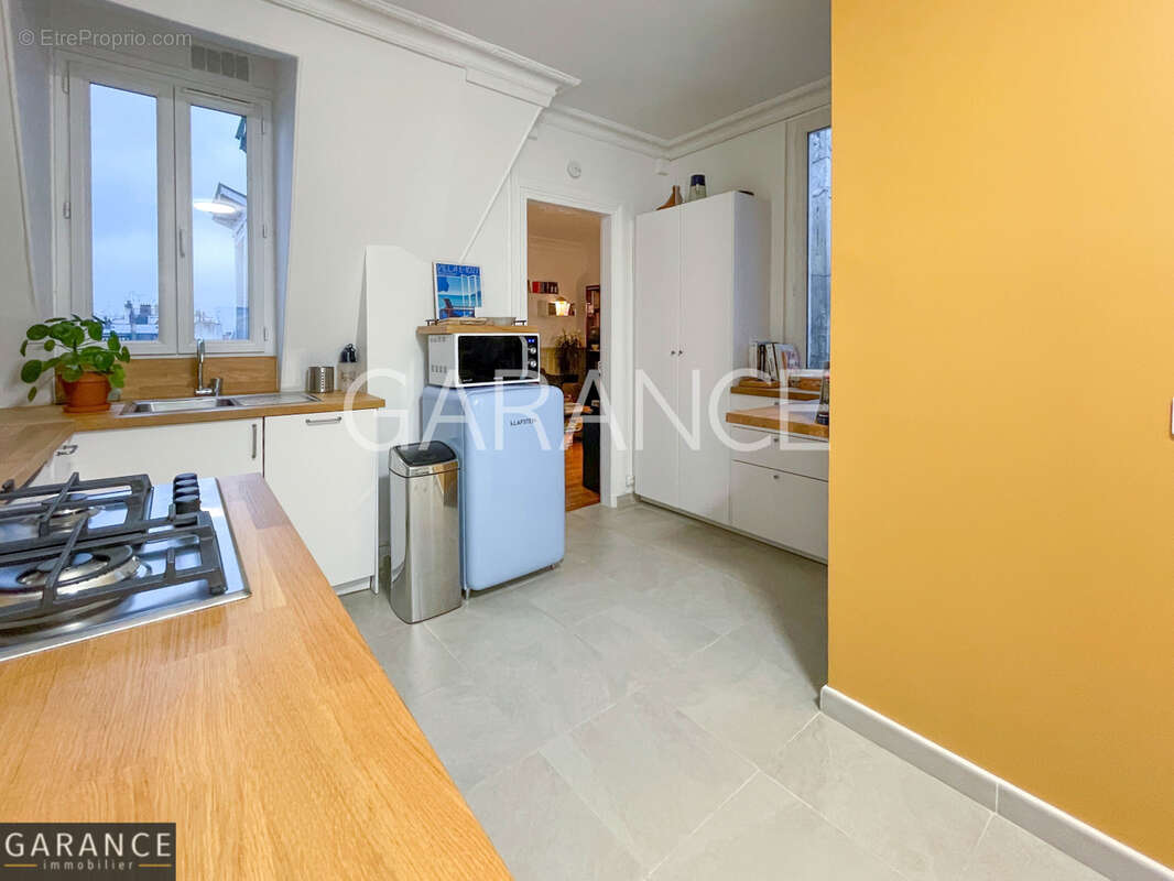 Appartement à PARIS-14E