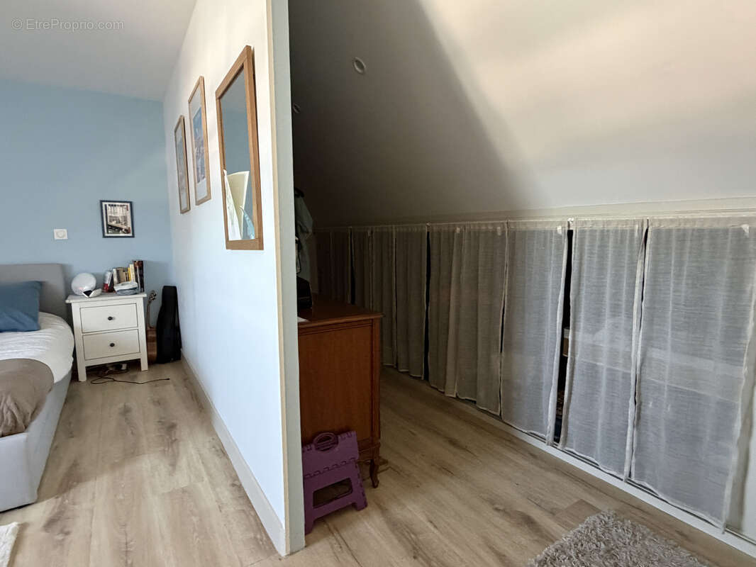 Joli pavillon en bon état, 5 chambres, terrain clos, proche du centre ville - photo 17
