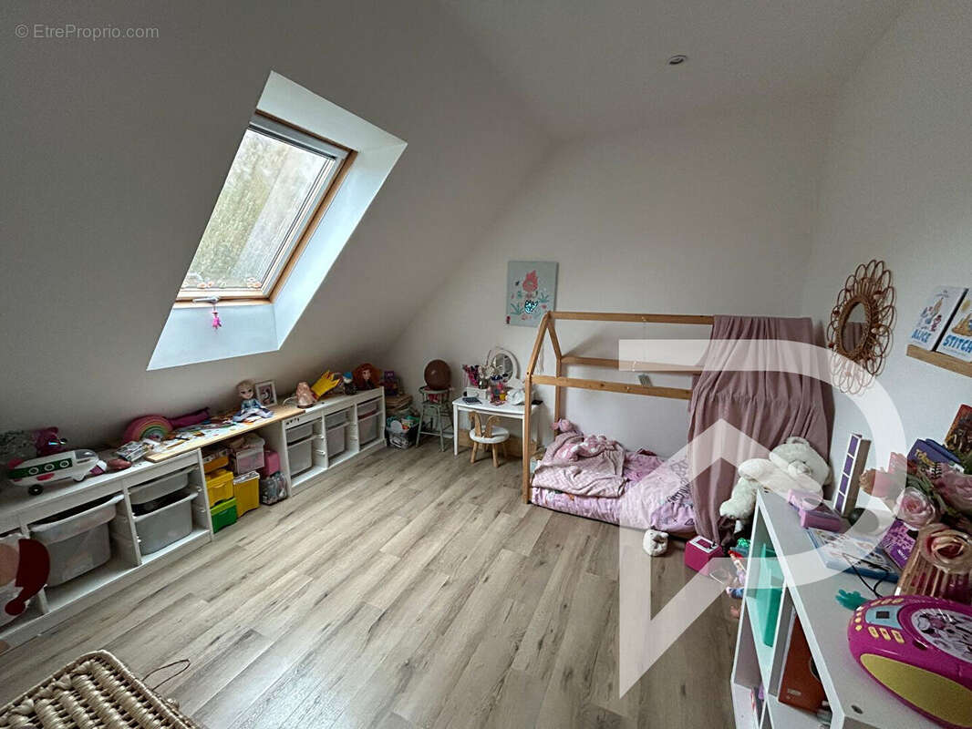 Maison à MOGNEVILLE