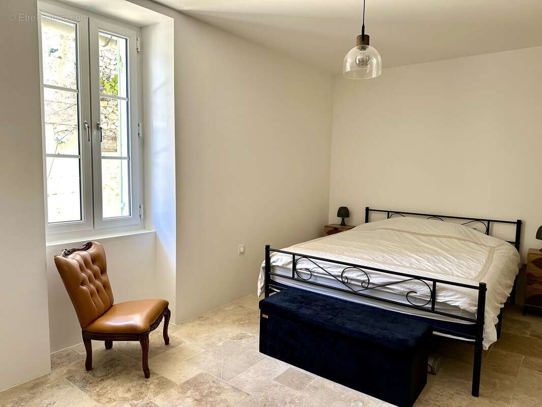 Maison de campagne rénovée avec piscine et grange séparée - photo 12