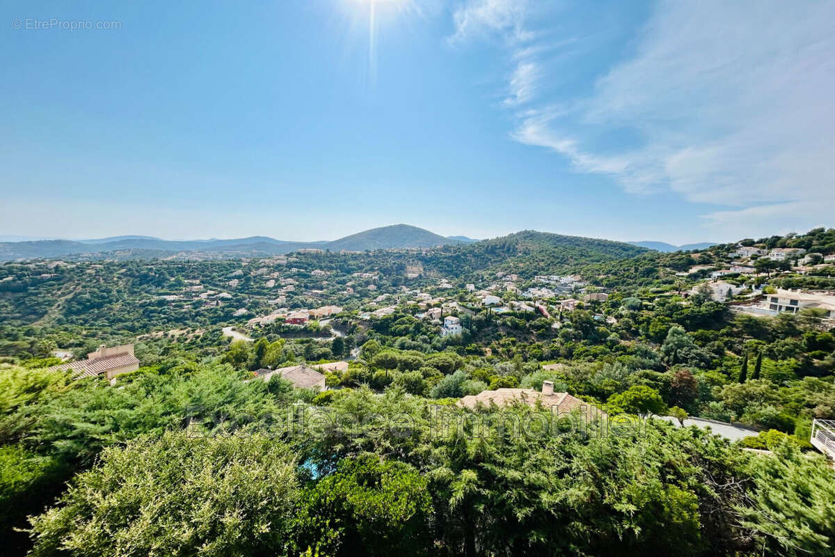 Maison à LES ISSAMBRES