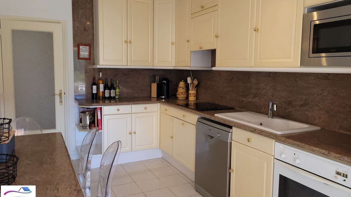 Appartement à MANDELIEU-LA-NAPOULE