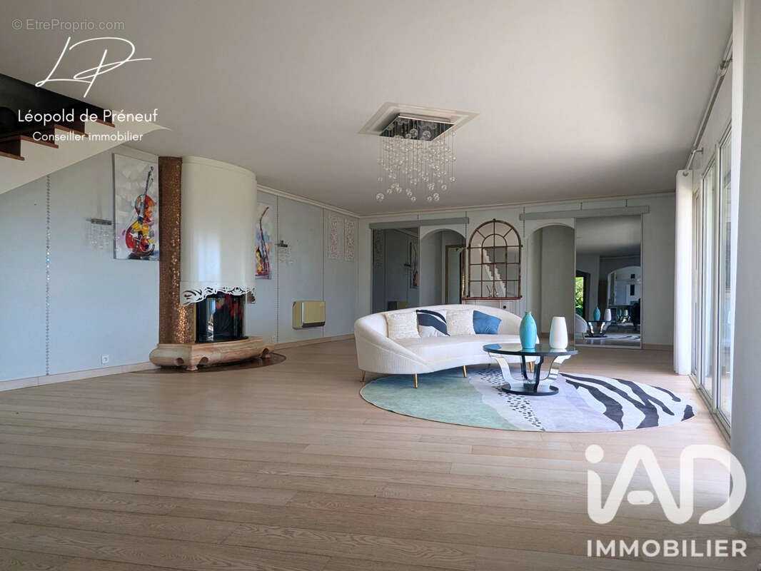 Maison 250 m² à Hyeres  - photo 3