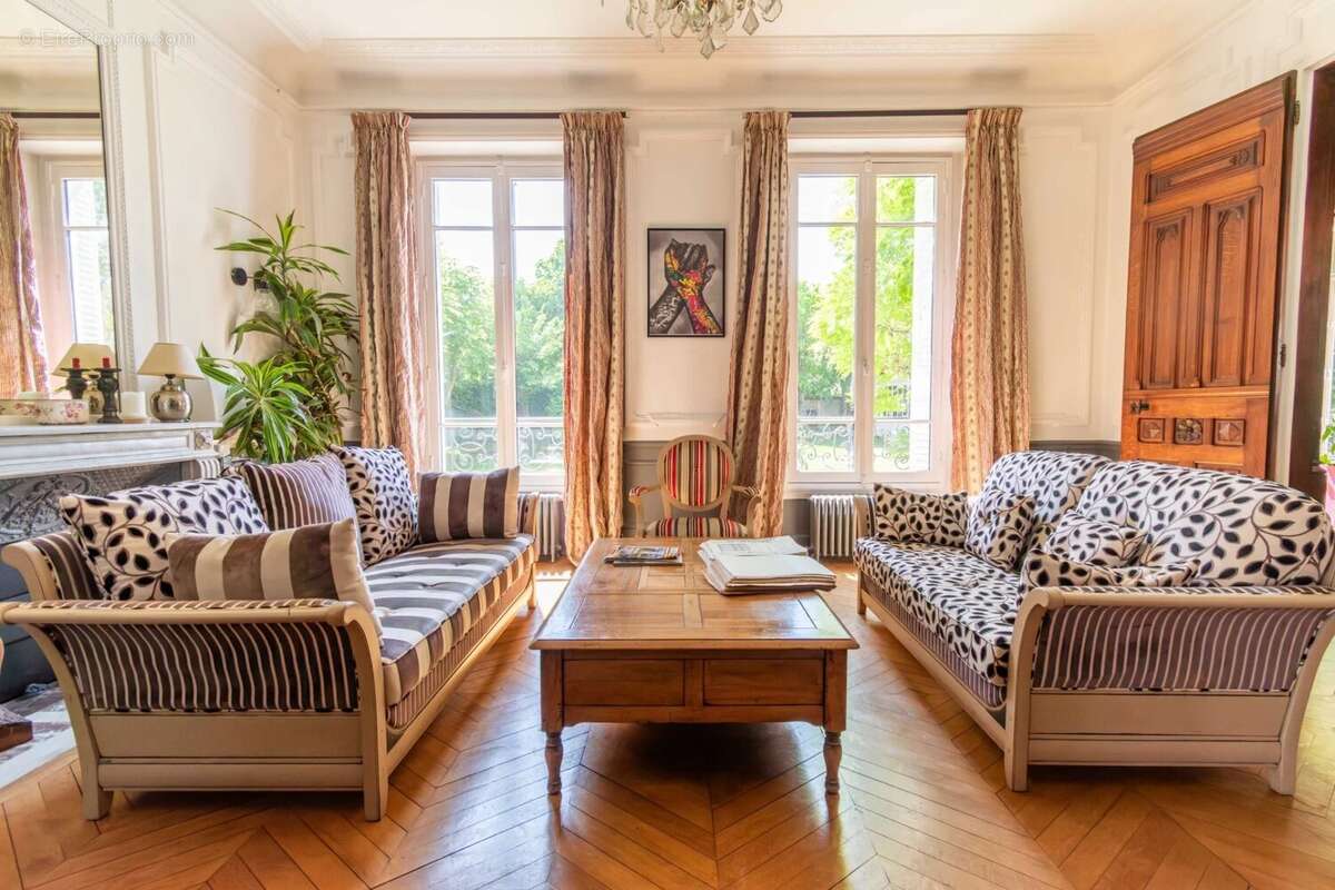 Maison à MONTMORENCY