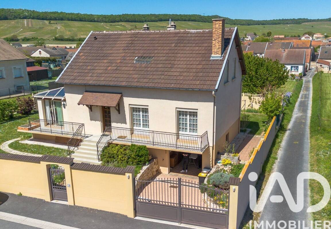 Photo 1 - Maison à BERGERES-LES-VERTUS