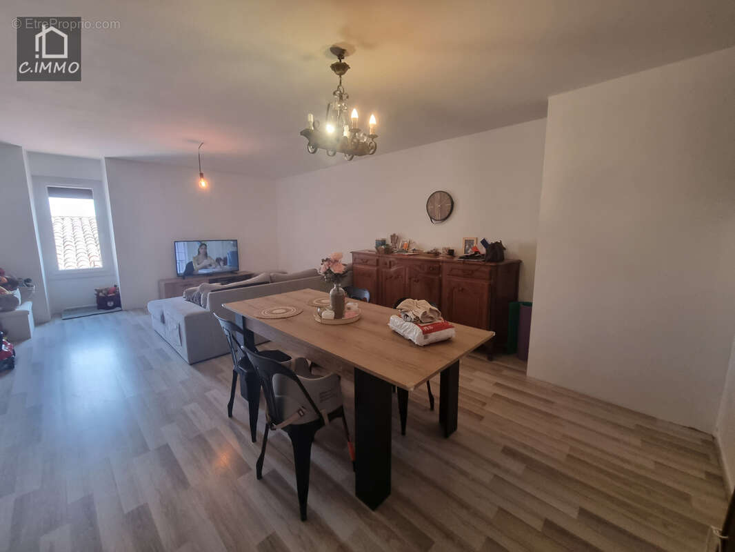 Jolie Maison de village rénovée T3 avec cave de 12 m2 et avec  terrain de terres non attenant. - photo 2