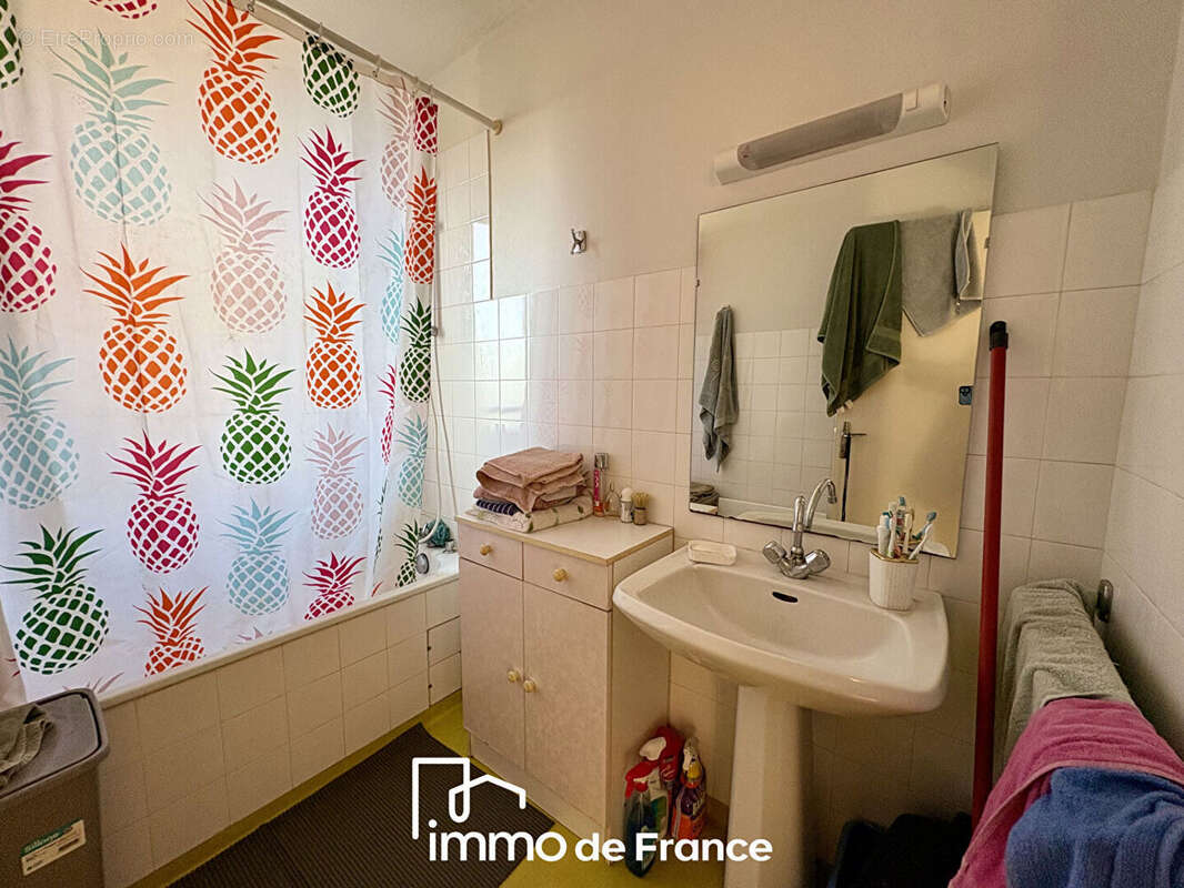 Appartement à ONET-LE-CHATEAU