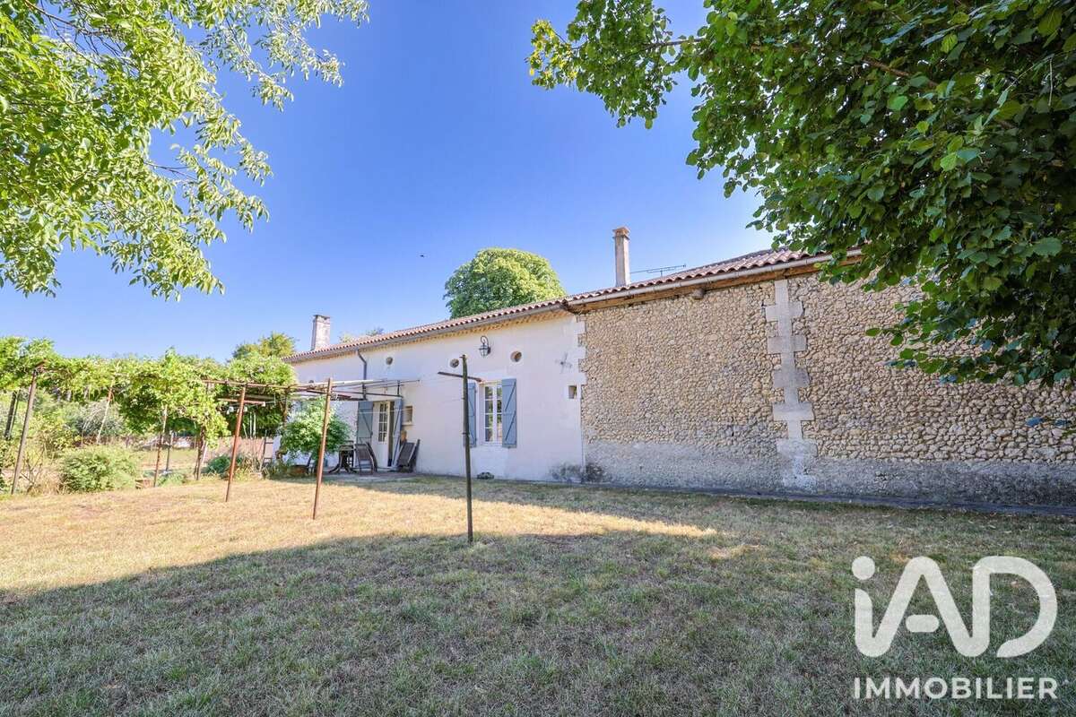 Maison 148 m² à Petit-Bersac  - photo 4