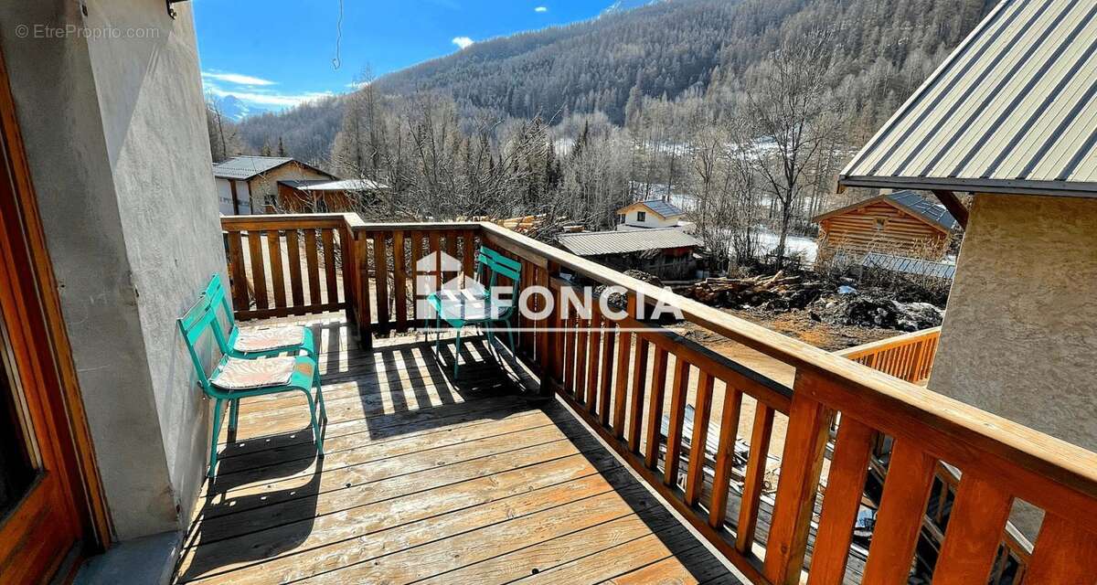 Appartement à LA SALLE-LES-ALPES
