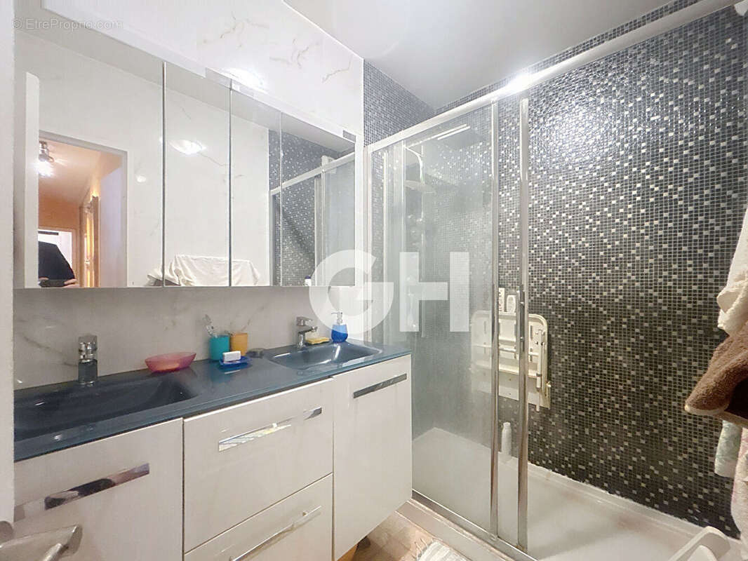 Appartement à PARIS-19E