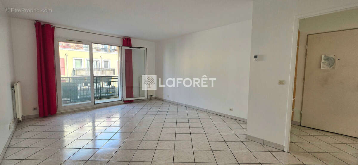 Appartement à VILLENEUVE-LA-GARENNE