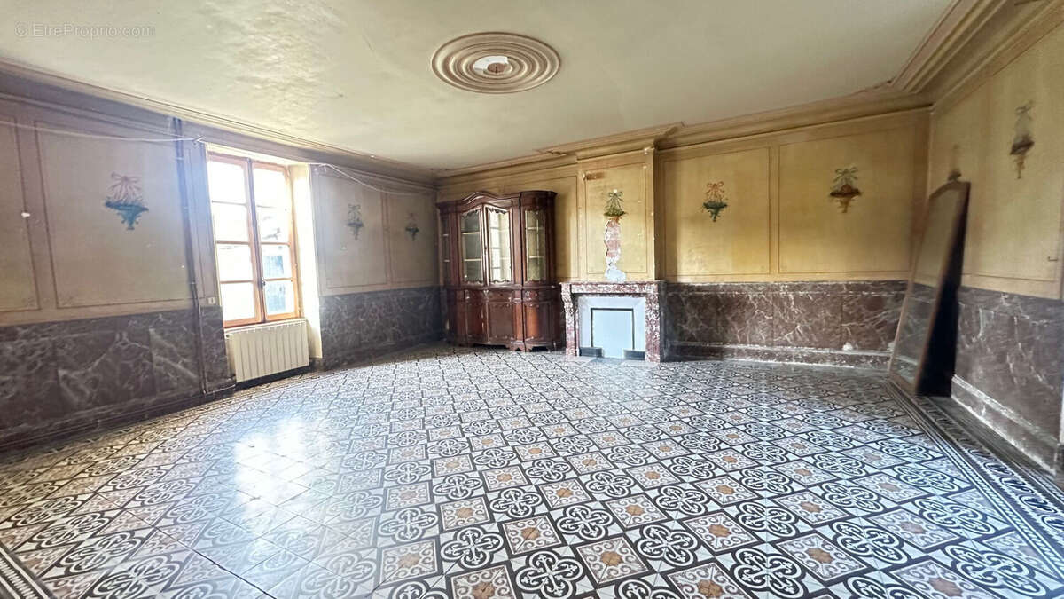 Maison à EYZIN-PINET