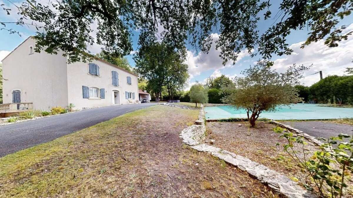 Maison à FOUQUEBRUNE