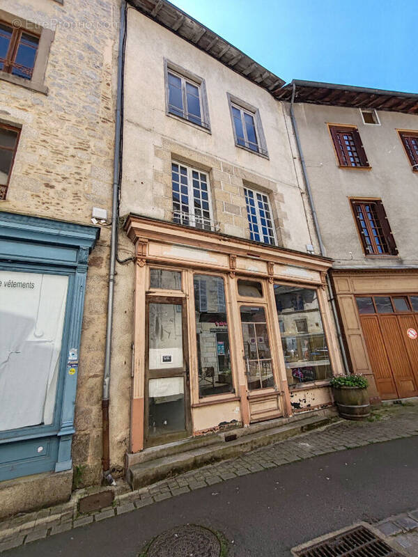 Appartement à SAINT-LEONARD-DE-NOBLAT