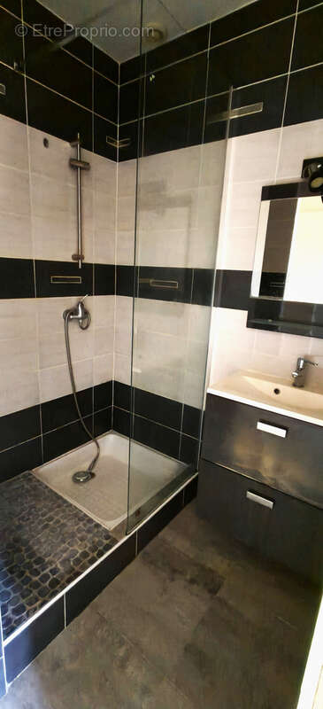 Appartement à ONET-LE-CHATEAU