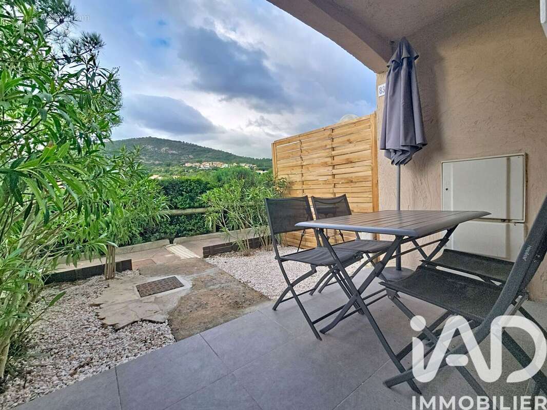 Photo 2 - Appartement à ROQUEBRUNE-SUR-ARGENS