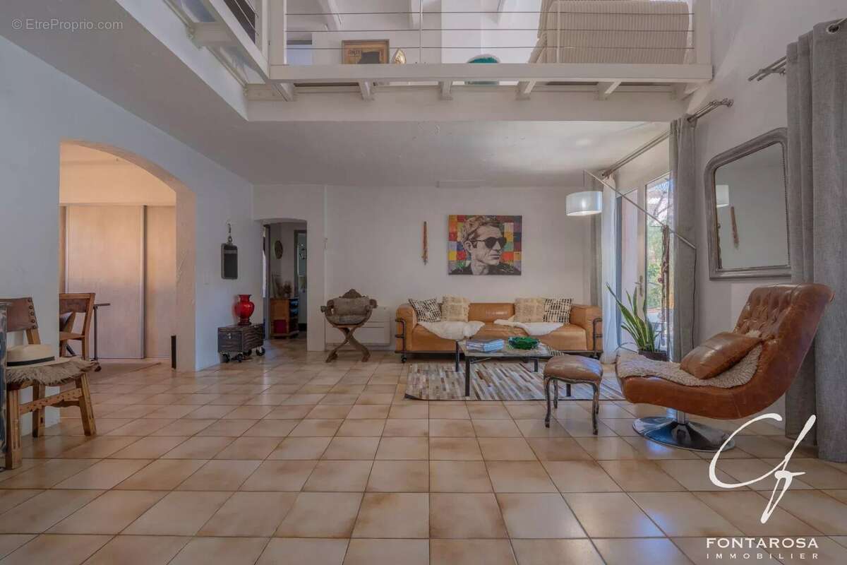 Maison à FREJUS